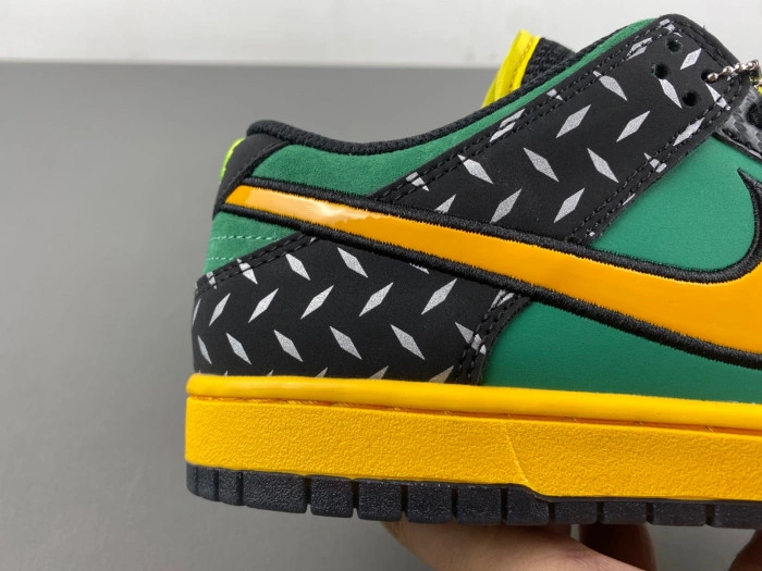 Nike Dunk Low What the Duck Home University of Oregon PE  HV1454-001