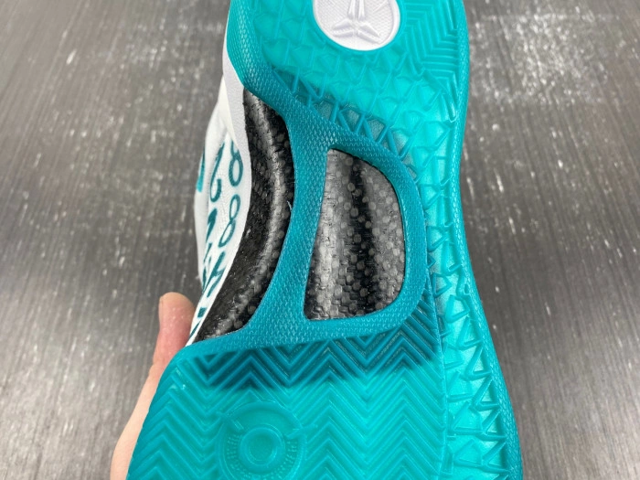 Nike Kobe 8 Protro Radiant Emerald  FQ3549-101
