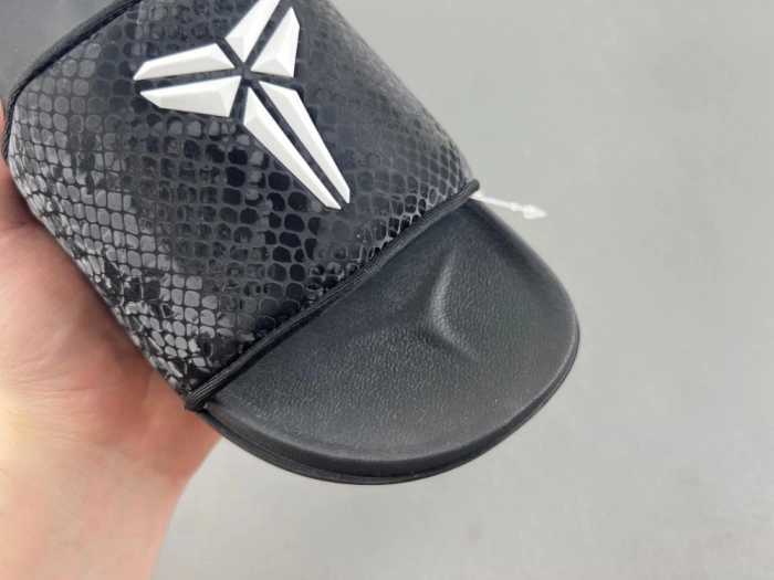 Nike Kobe Offcourt Slide   IF2870-001