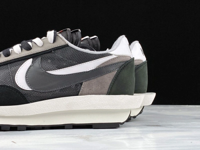 Nike LD Waffle Sacai Black Anthracite White BV0073-001