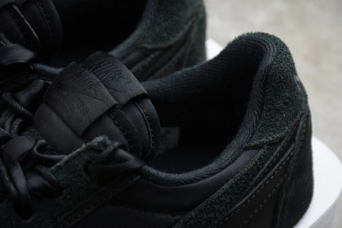 Nike LD Waffle sacai Black Nylon  BV0073-002