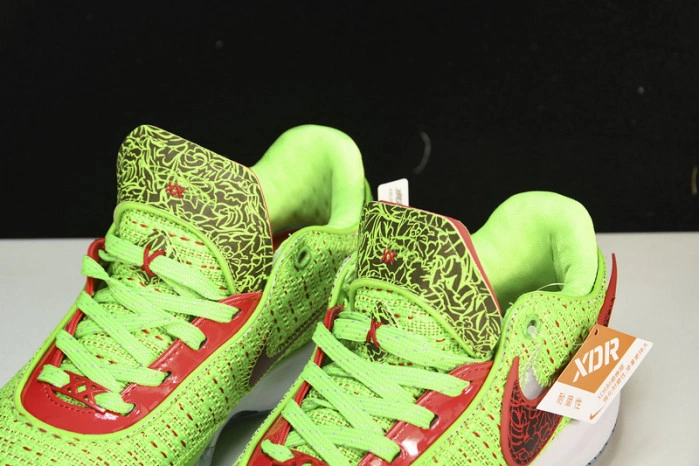 Nike LeBron 20 Stocking Stuffer   FJ4955-300