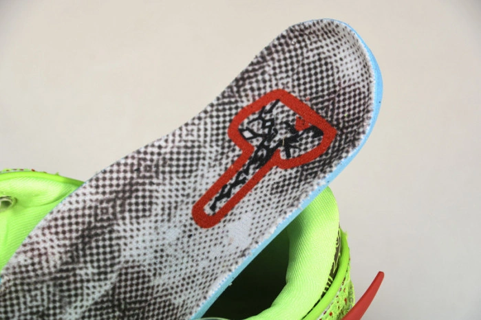 Nike LeBron 20 Stocking Stuffer   FJ4955-300