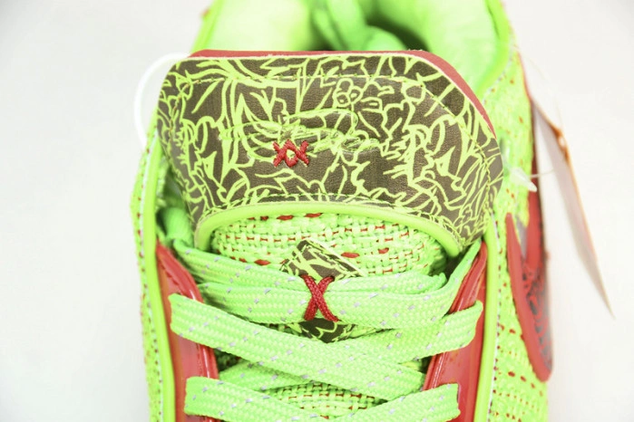 Nike LeBron 20 Stocking Stuffer   FJ4955-300