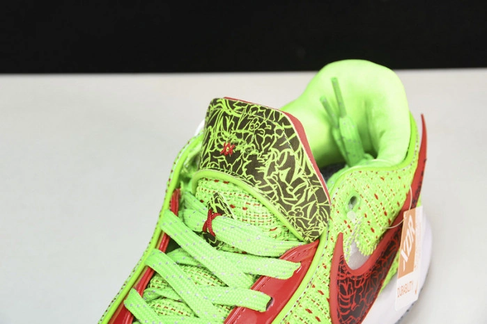 Nike LeBron 20 Stocking Stuffer   FJ4955-300