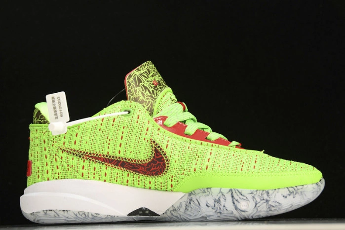 Nike LeBron 20 Stocking Stuffer   FJ4955-300