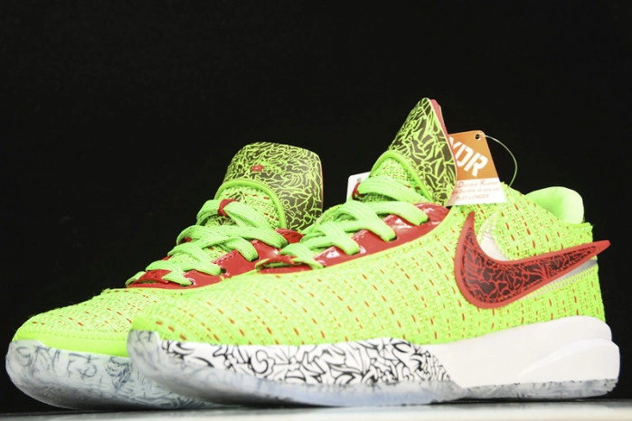 Nike LeBron 20 Stocking Stuffer   FJ4955-300