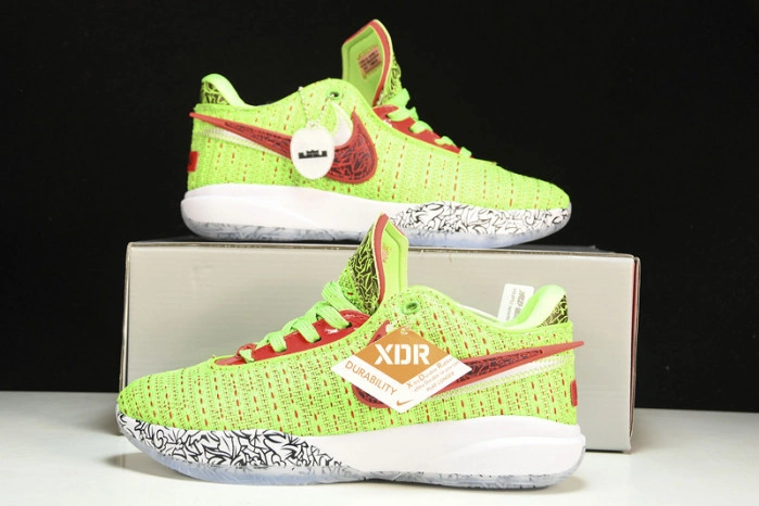 Nike LeBron 20 Stocking Stuffer   FJ4955-300