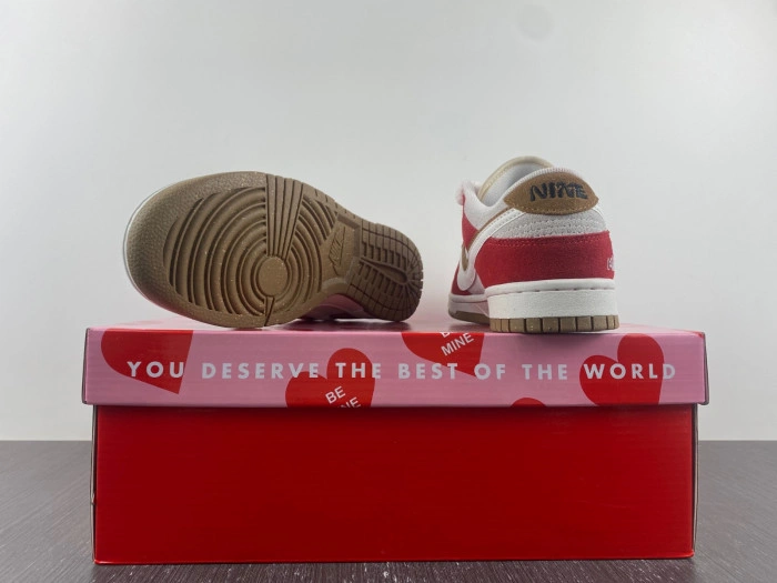 Nike SB Dunk Low 85 Christmas White Red Brown Green DO9457-112