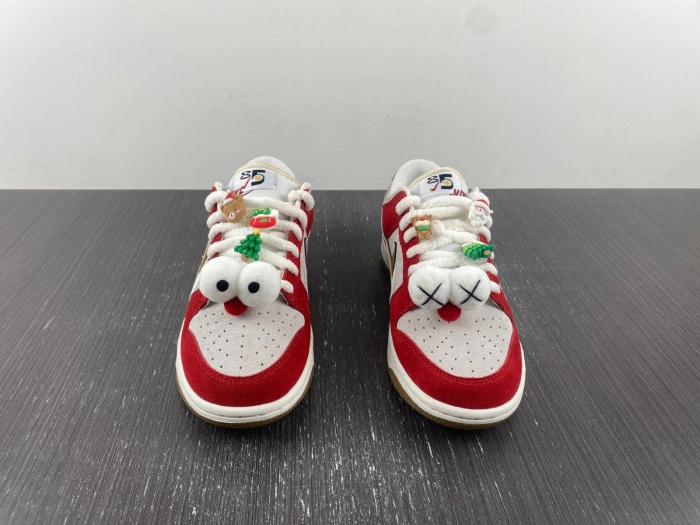 Nike SB Dunk Low 85 Christmas White Red Brown Green DO9457-112