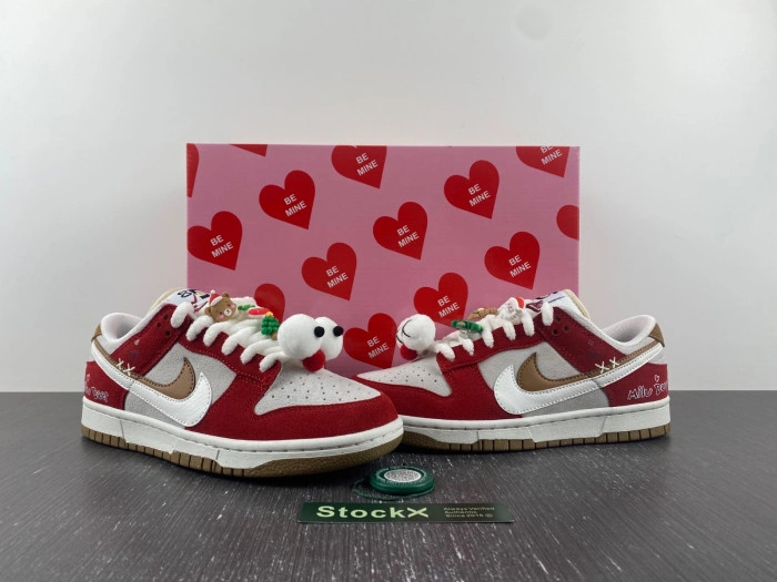 Nike SB Dunk Low 85 Christmas White Red Brown Green DO9457-112