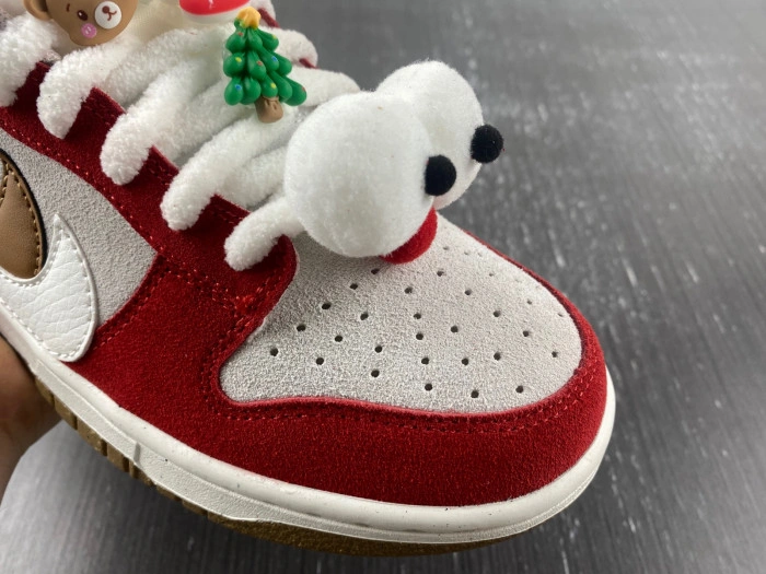 Nike SB Dunk Low 85 Christmas White Red Brown Green DO9457-112