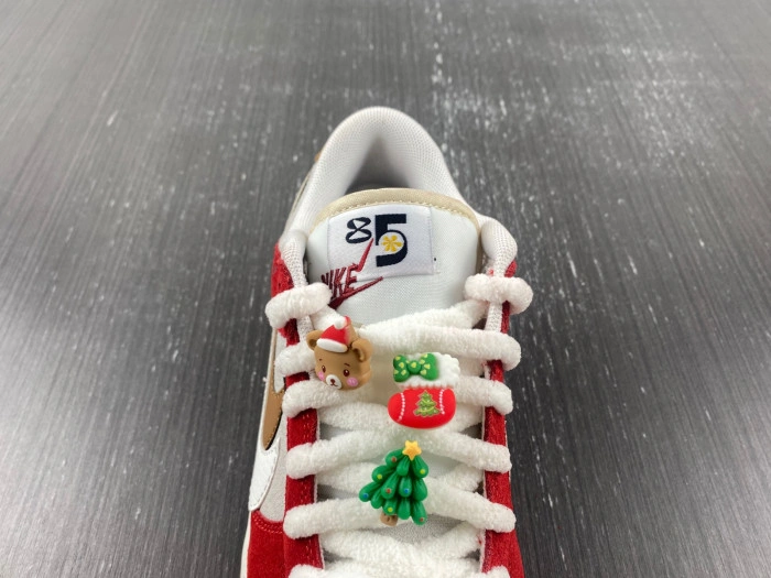 Nike SB Dunk Low 85 Christmas White Red Brown Green DO9457-112