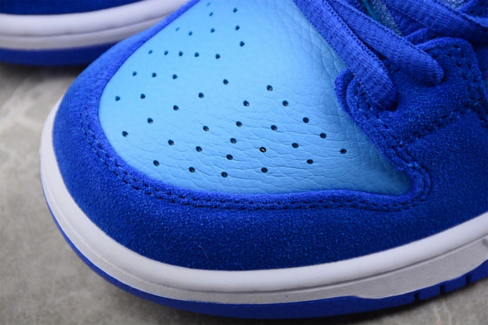 Nike SB Dunk Low Blue Raspberry DM0807-400