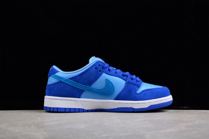 Nike SB Dunk Low Blue Raspberry DM0807-400