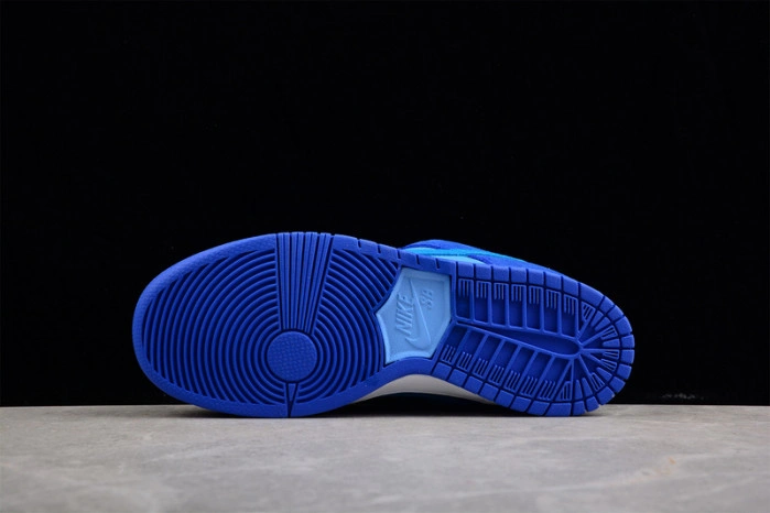 Nike SB Dunk Low Blue Raspberry DM0807-400