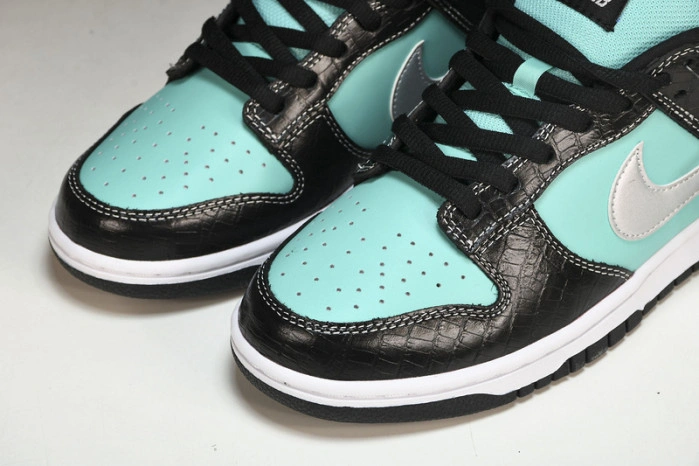Nike SB Dunk Low Diamond Supply Co. Aqua Blue   304292-402