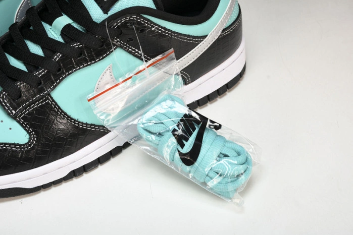 Nike SB Dunk Low Diamond Supply Co. Aqua Blue   304292-402