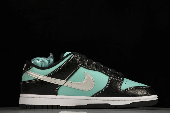 Nike SB Dunk Low Diamond Supply Co. Aqua Blue   304292-402