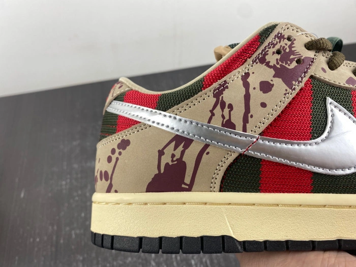 Nike SB Dunk Low Freddy Krueger   313170-202