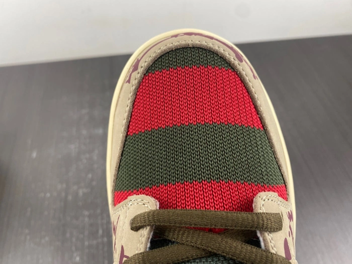 Nike SB Dunk Low Freddy Krueger   313170-202