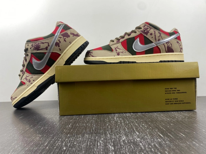 Nike SB Dunk Low Freddy Krueger   313170-202