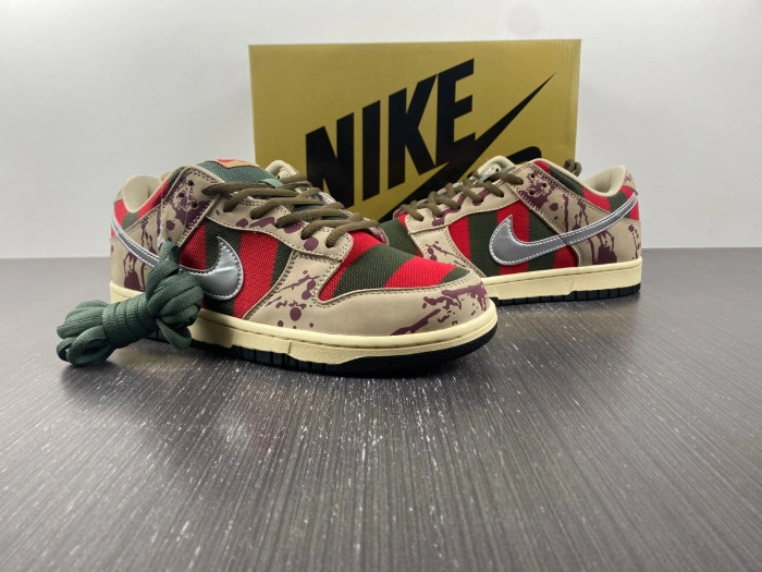 Nike SB Dunk Low Freddy Krueger   313170-202