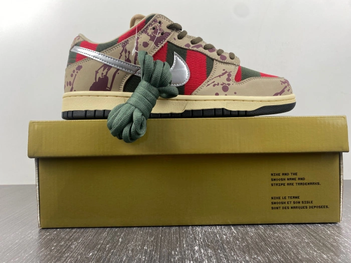 Nike SB Dunk Low Freddy Krueger   313170-202