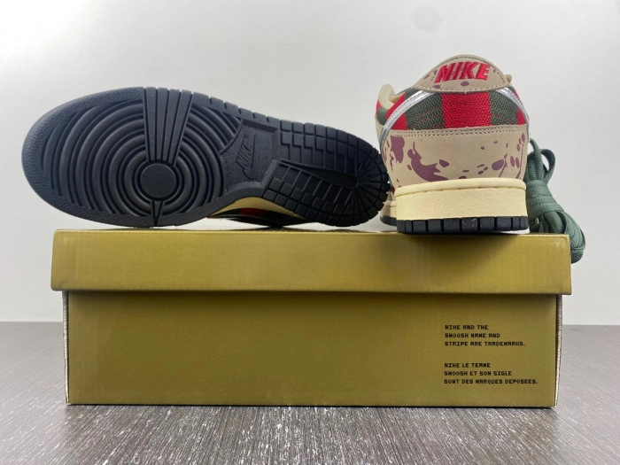 Nike SB Dunk Low Freddy Krueger   313170-202