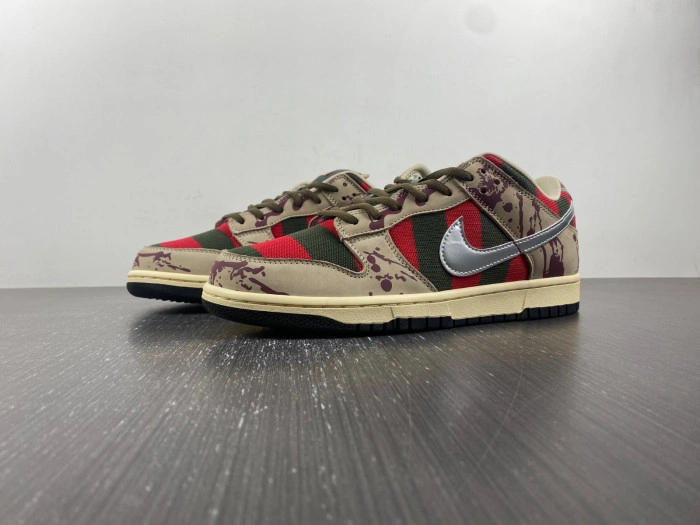 Nike SB Dunk Low Freddy Krueger   313170-202