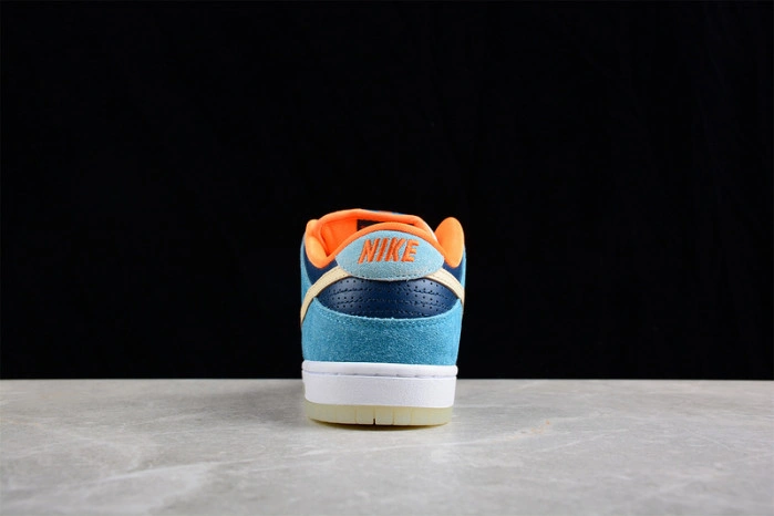 Nike SB Dunk Low MIA Skate Shop 504750-474