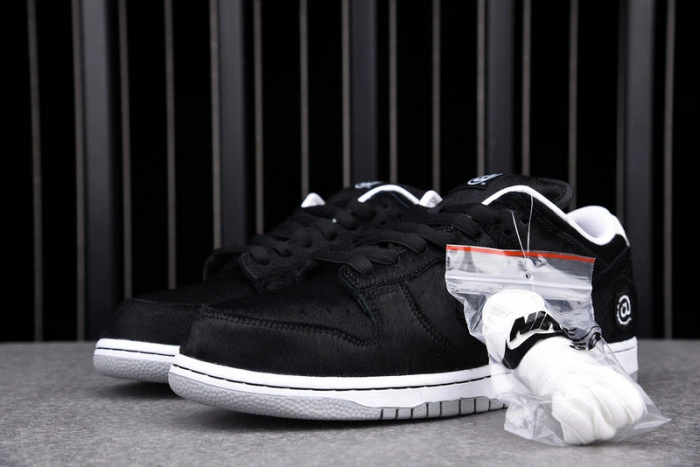 Nike SB Dunk Low Medicom Toy (2020) CZ5127-001