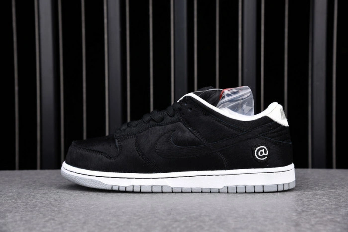 Nike SB Dunk Low Medicom Toy (2020) CZ5127-001