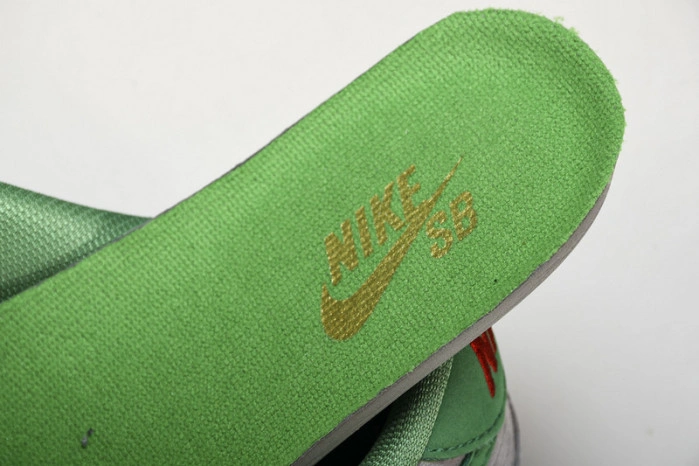 Nike SB Dunk Low Medusa  313170-030