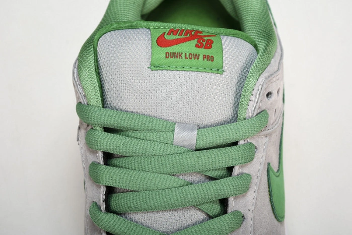 Nike SB Dunk Low Medusa  313170-030