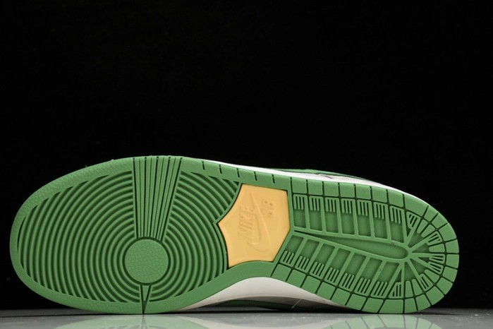 Nike SB Dunk Low Medusa  313170-030