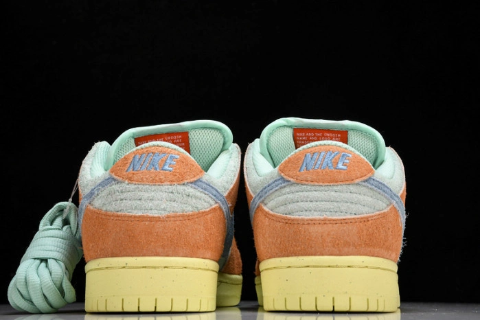 Nike SB Dunk Low Orange Emerald Rise   DV5429-800