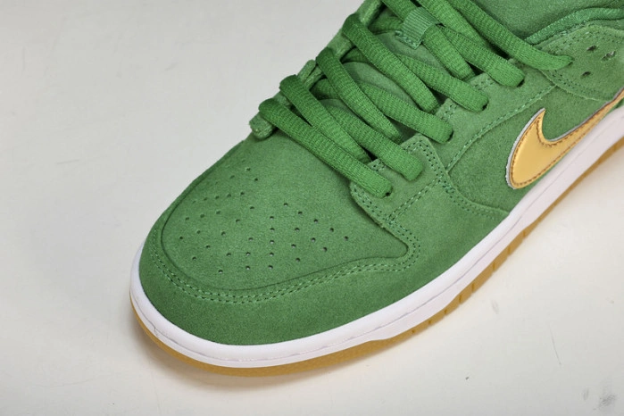 Nike SB Dunk Low Pro St. Patrick's Day     BQ6817-303