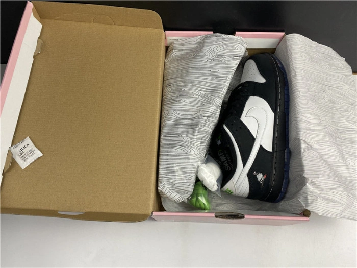 Nike SB Dunk Low Staple Panda Pigeon BV1310-013