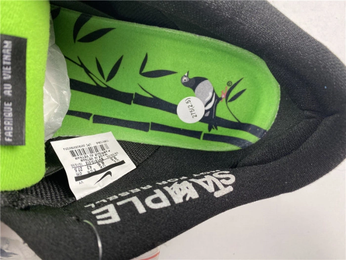 Nike SB Dunk Low Staple Panda Pigeon BV1310-013