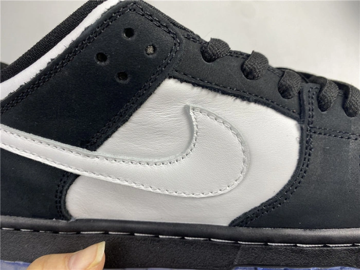 Nike SB Dunk Low Staple Panda Pigeon BV1310-013