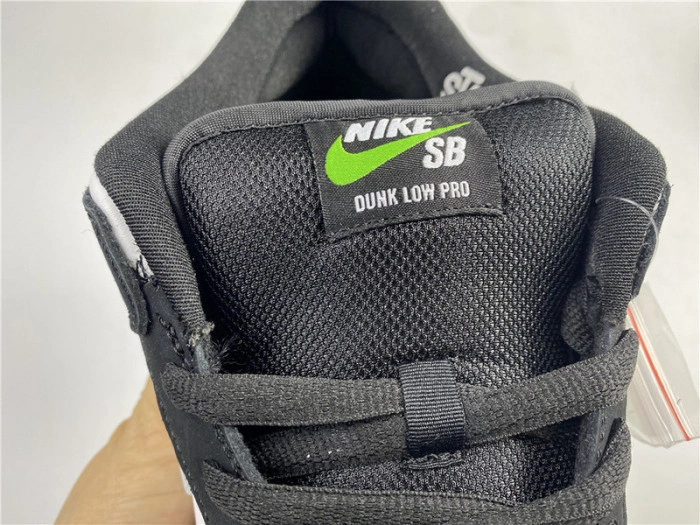 Nike SB Dunk Low Staple Panda Pigeon BV1310-013