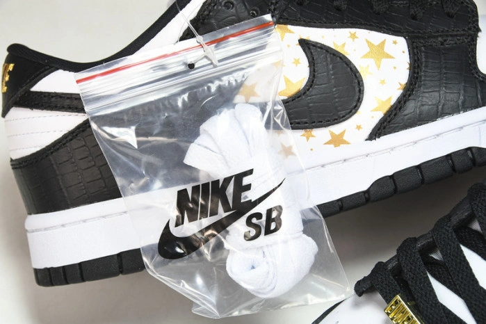 Nike SB Dunk Low Supreme Stars Black  DH3228-102