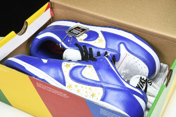 Nike SB Dunk Low Supreme Stars Hyper Royal  DH3228-100