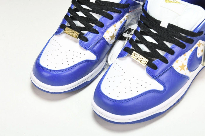 Nike SB Dunk Low Supreme Stars Hyper Royal  DH3228-100