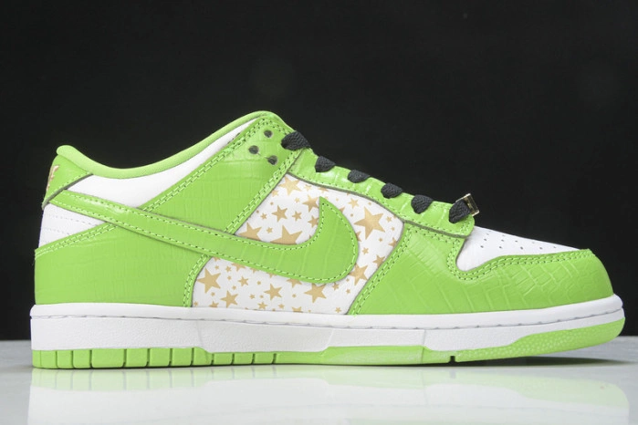 Nike SB Dunk Low Supreme Stars Mean Green DH3228-101