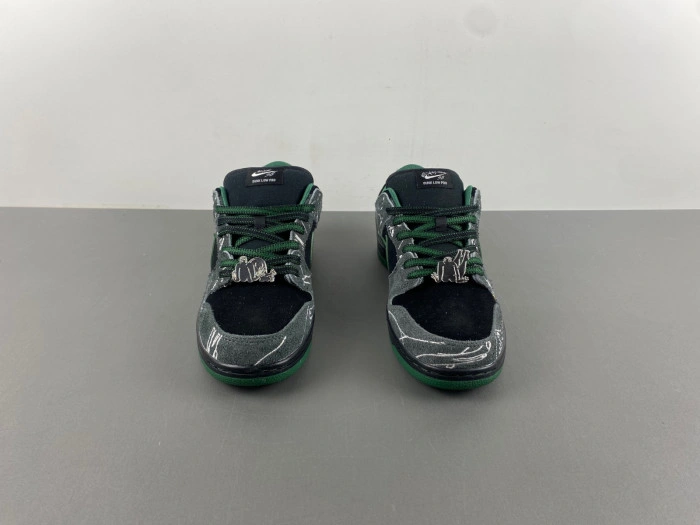 Nike SB Dunk Low There Skateboards     HF7743-001