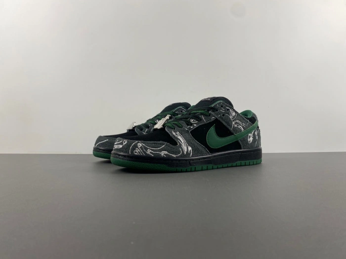 Nike SB Dunk Low There Skateboards     HF7743-001