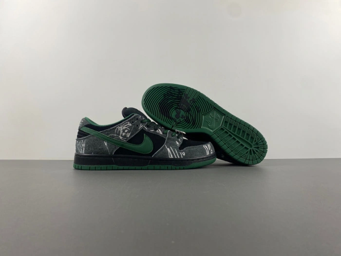 Nike SB Dunk Low There Skateboards     HF7743-001