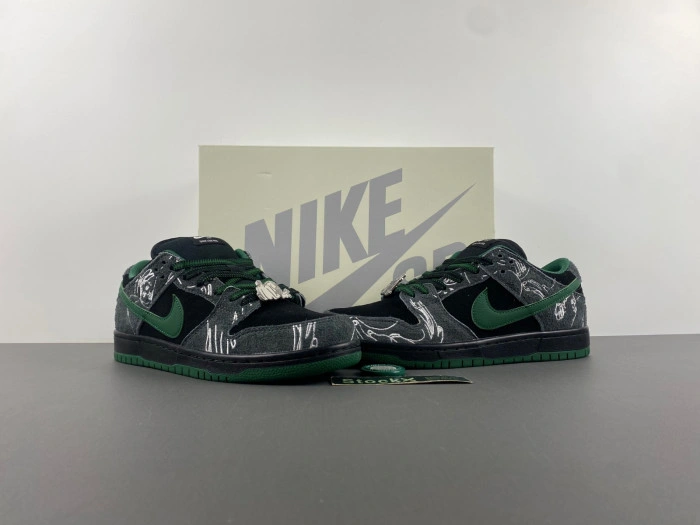Nike SB Dunk Low There Skateboards     HF7743-001